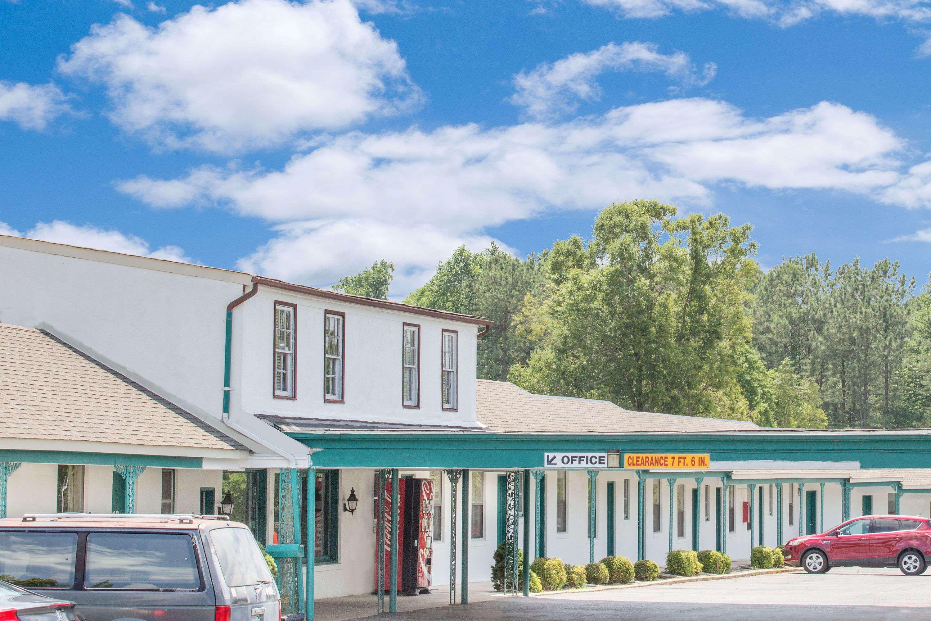 Knights Inn Emporia Exterior photo